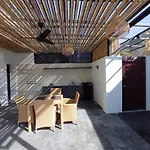 Nueve Springleaf Villa